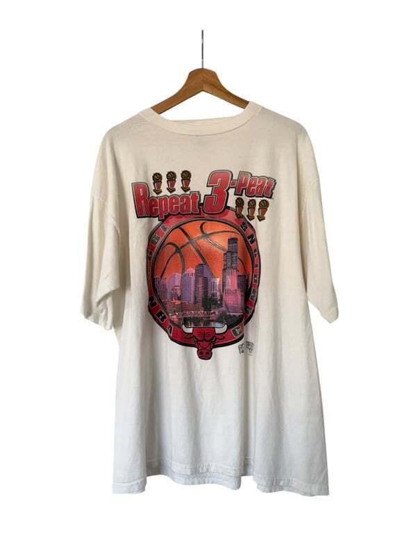 Vintage 1998 Chicago Bulls Repeat 3 Peat T-Shirt Starter NBA Championship Sz XL 